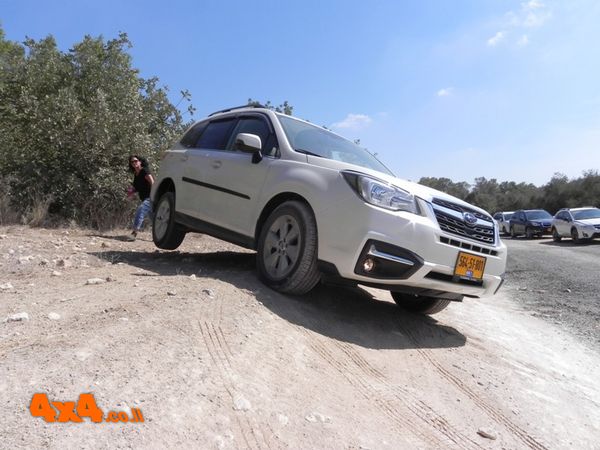 מתרגלים שיפוע צד והצלבות. לומדים על מערכת בקרת משיכה איך פועלת הלכה למעשה בשטח.