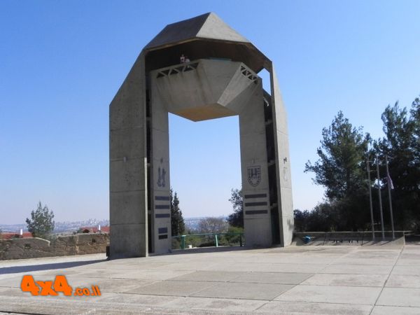 מגדל התצפית בהר אדר