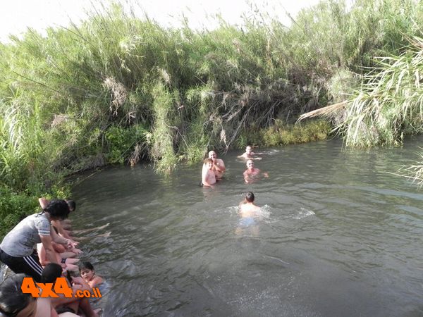לאחר הרחצה בעין עלמין ולאחר הפסקת הצהריים הגענו לרחצה נוספת בעין ירדינון