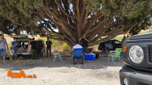 באמצע היום עצרנו לארוחת בהריים מפנקת בחסות סוזוקי ובביצוע צוות ההדרכה - היה טעים