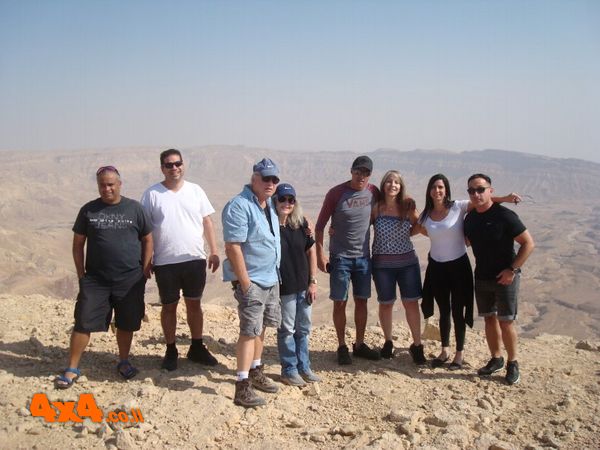 מקשיבים להסברים
