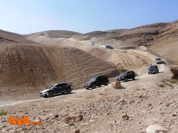 יורדים את המעלה המזרחי לכיון בקעת הורקניה 