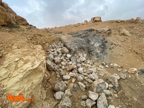 ואז הגענו אל מדרגת הסלע הידוע שקרוב לראש המעלה