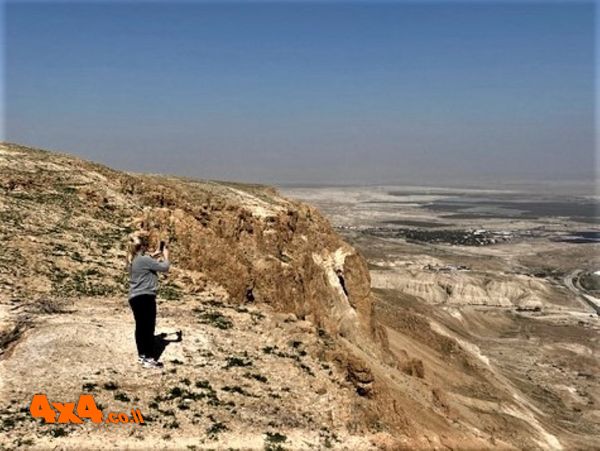 ממרום המצוק מעל מושב אבנת