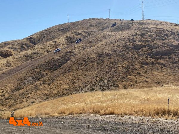 יורדים מסכיני השומרוני לכיוון דרך אלון - ירידה תלולה מאוד!!