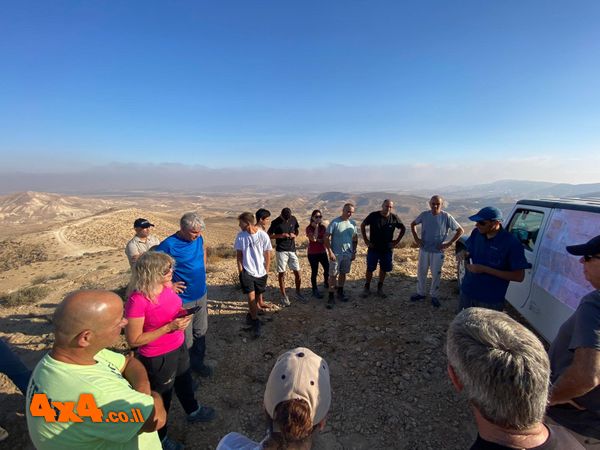 תדריך בוקר בתצפית מהממת על רמת מטרד ונחל לבן