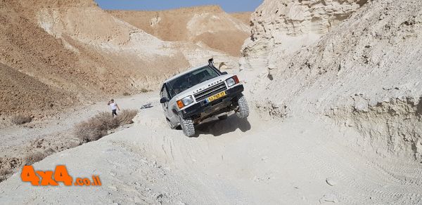 הרבה הצלבות יש בציר הזה, תענוג