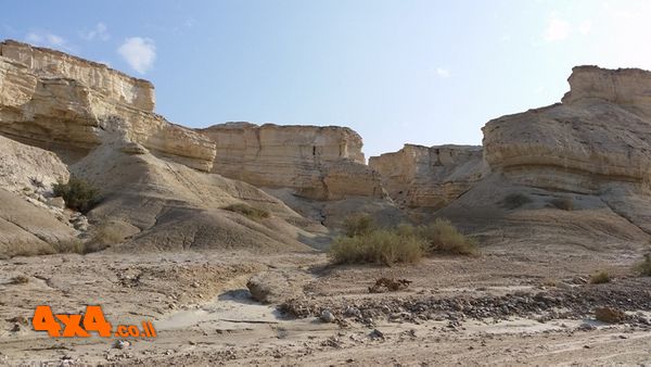 נכנסים לנחל פרצים