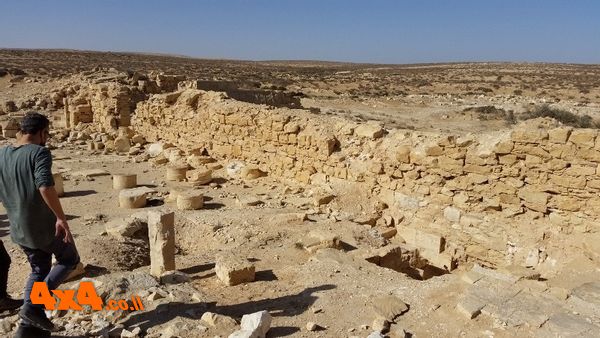 ביקור וסיור בכנסייה ברחובות בנגב