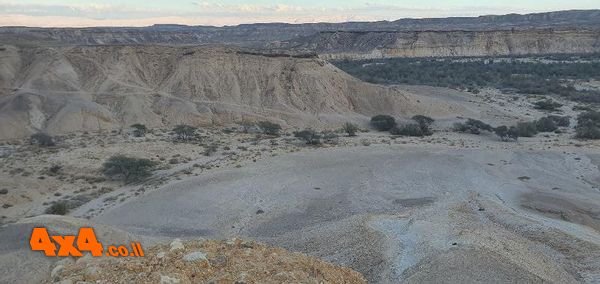 תצפית על מסלול הטיול בנחל צין תחתון.
