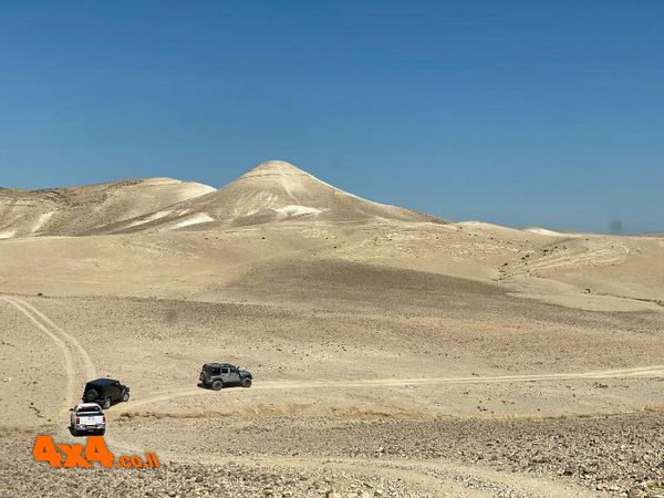 בדרך לקניון נחל צפירה