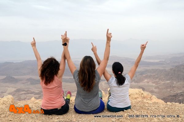 חוצה ישראל לנשים, הדרכות נהיגה והמון טיולי ג׳יפים בארץ