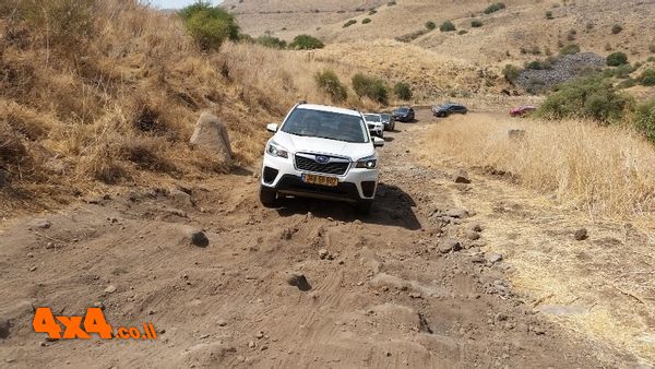 עולים לכיוון כביש חד נס