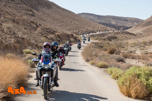 אדום עולה במעלה עקרבים - טיול מועדון הונדה אופנועים