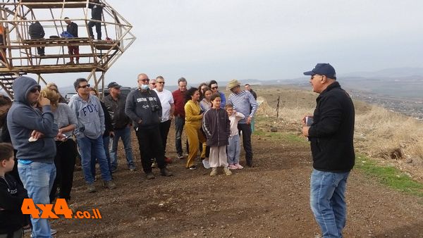במצפה אילות , מדברים על הנוף ועל ייצור החשמל בעזרת טורבינות הרוח