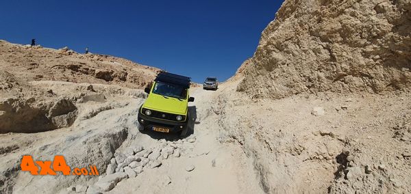 1646233775469