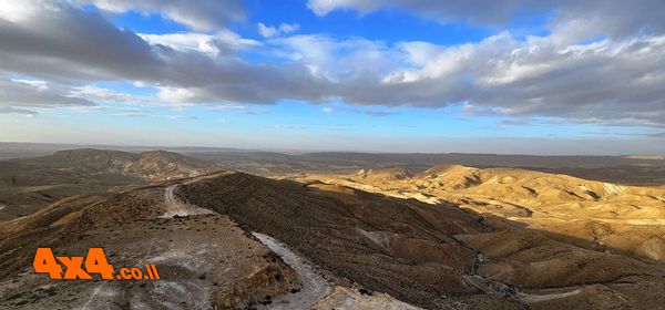תצפית על כל איזור שמורת רמת ברנע - נחל לבן ונחל ציפורים