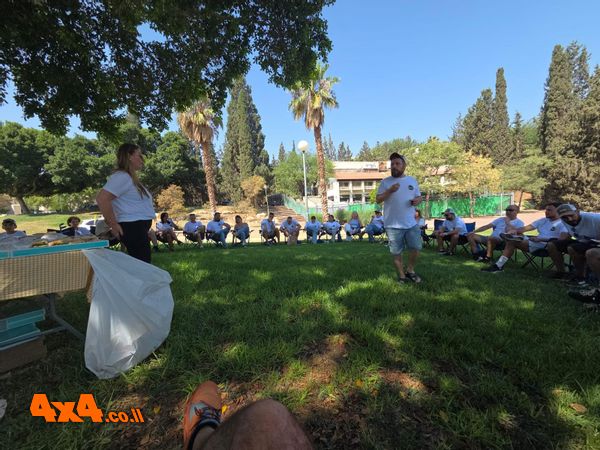 מעגל אוכל ושיחה