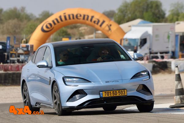 צמיגי קונטיננטל על מסלול המרוצים - Continental & BYD Electric Mobility Event
