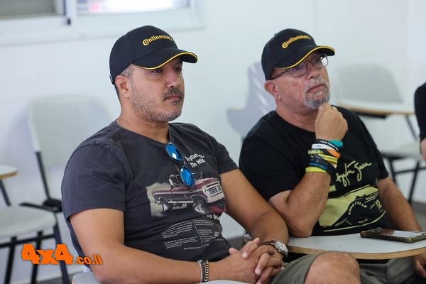 1763818499130