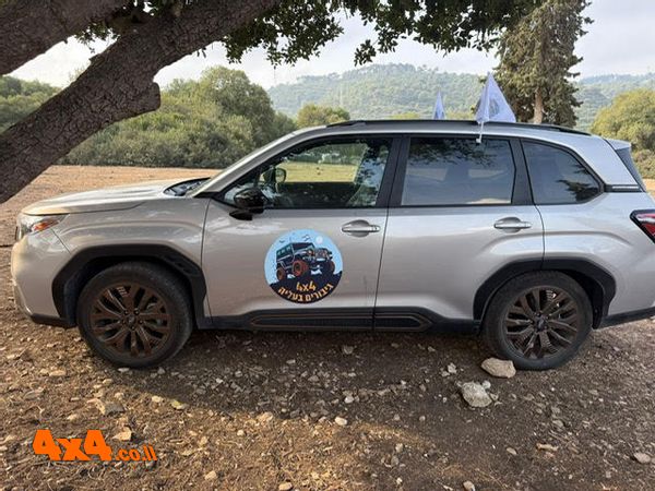 גיבורים בעלייה עם מתנדבים בעלי רכבי סובארו פורסטר 
