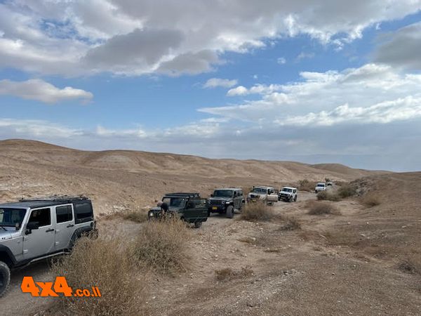 נערכים לטיפוס על ג'בל חרמון