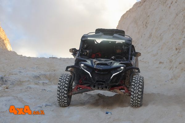 1765383189952