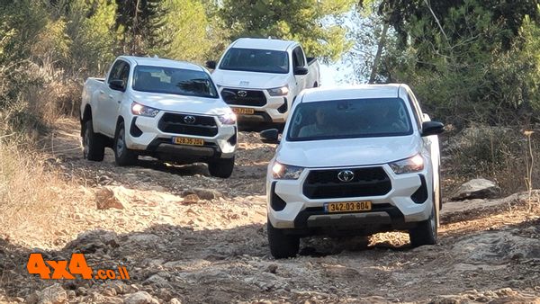 סיכום הדרכת נהיגה בשטח  לאנשי קקל עם טנדרים היילקס של  טויוטה