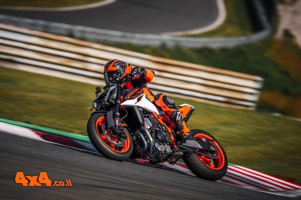 ק.ט.מ. דיוק R 990 חדש KTM 990 DUKE R