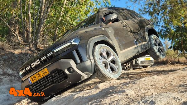 הדרכת נהיגת שטח - דאצ'יה Duster ו-Bigster בגרסת 4X4 Hybrid אוטומטי 2026