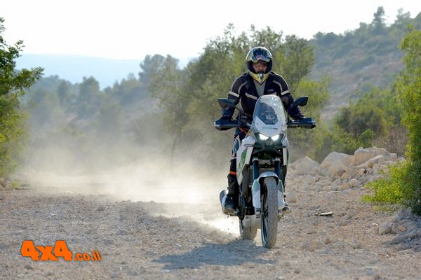 קוואסאקי KLE500SE – בשבחי הבינוניות