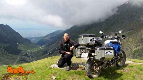 רומניה במסע אופנועים דו-שימושי