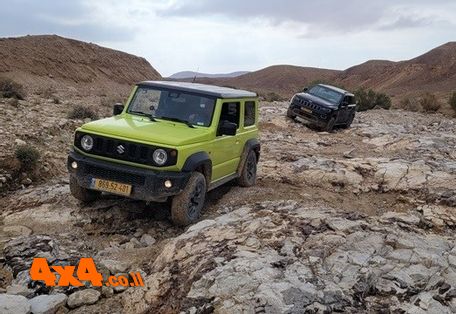 טיול ג'יפים בשמורת הר הנגב כולל לינת שטח וצפייה במטר המטאורים