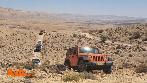 מסע ג'יפים יומיים מהמכתש הגדול ועד דרום מדבר יהודה