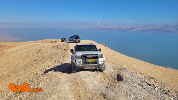 טיול ג'יפים מאלמוג למצוקי דרגות וביקור בבור עוזיהו
