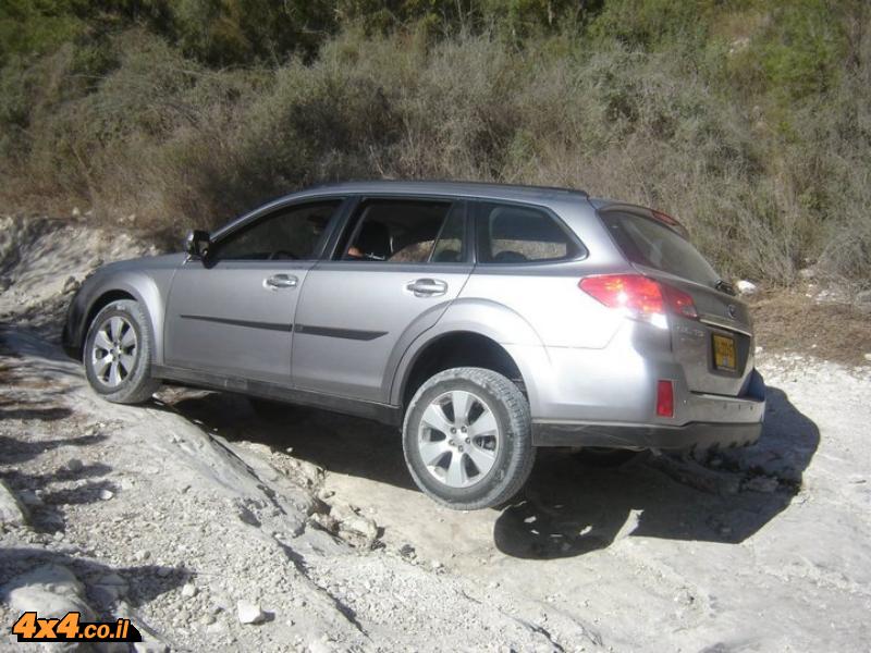 תמונות מהדרכת נהיגה בשטח טרשי סובארו שטראוס ובנו 29/10/2010 