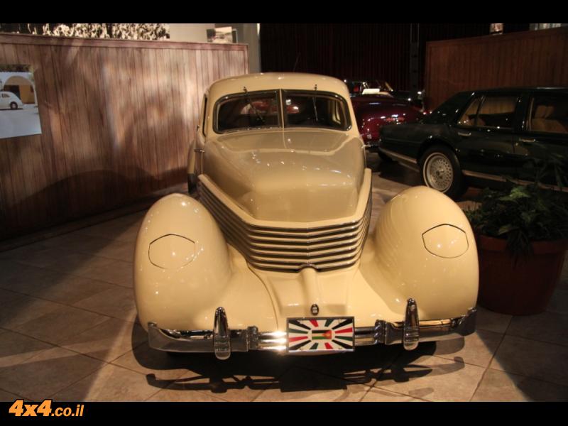 תמונות ממוזיאון המכוניות של המלך חוסיין