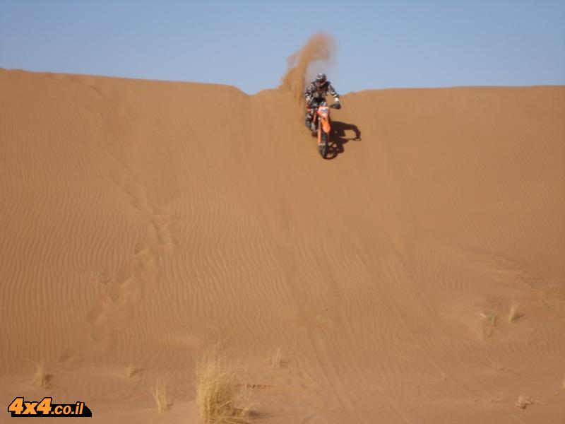 Crossing the dunes of the Sahara desert