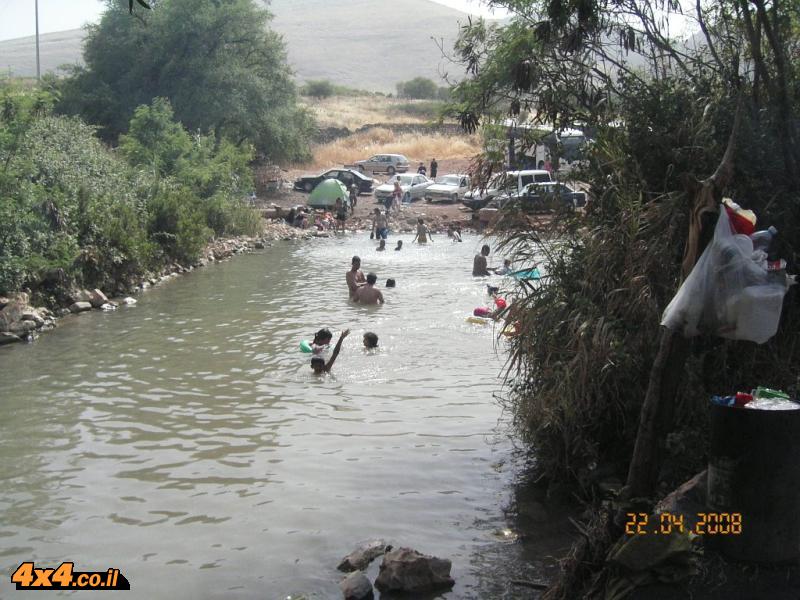 טיול משפחות בעמק המעיינות - טוביה רינדה - 10/09/10